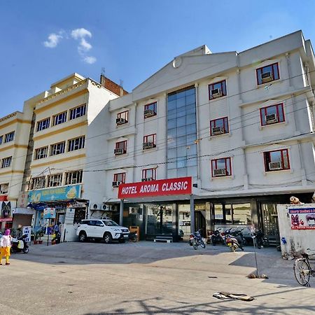 Oyo 1822 Hotel Ambassador Dehradun Exterior photo